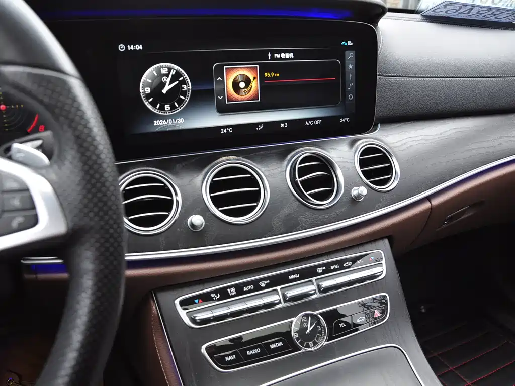 MERCEDES-BENZ E CLASS