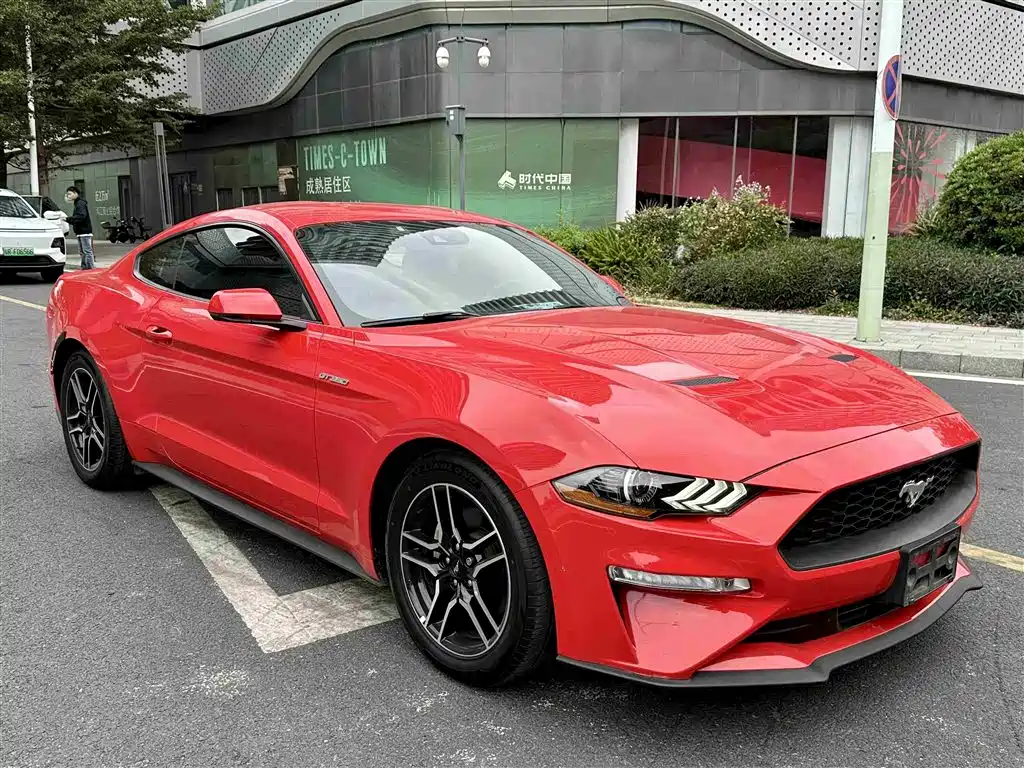 FORD MUSTANG