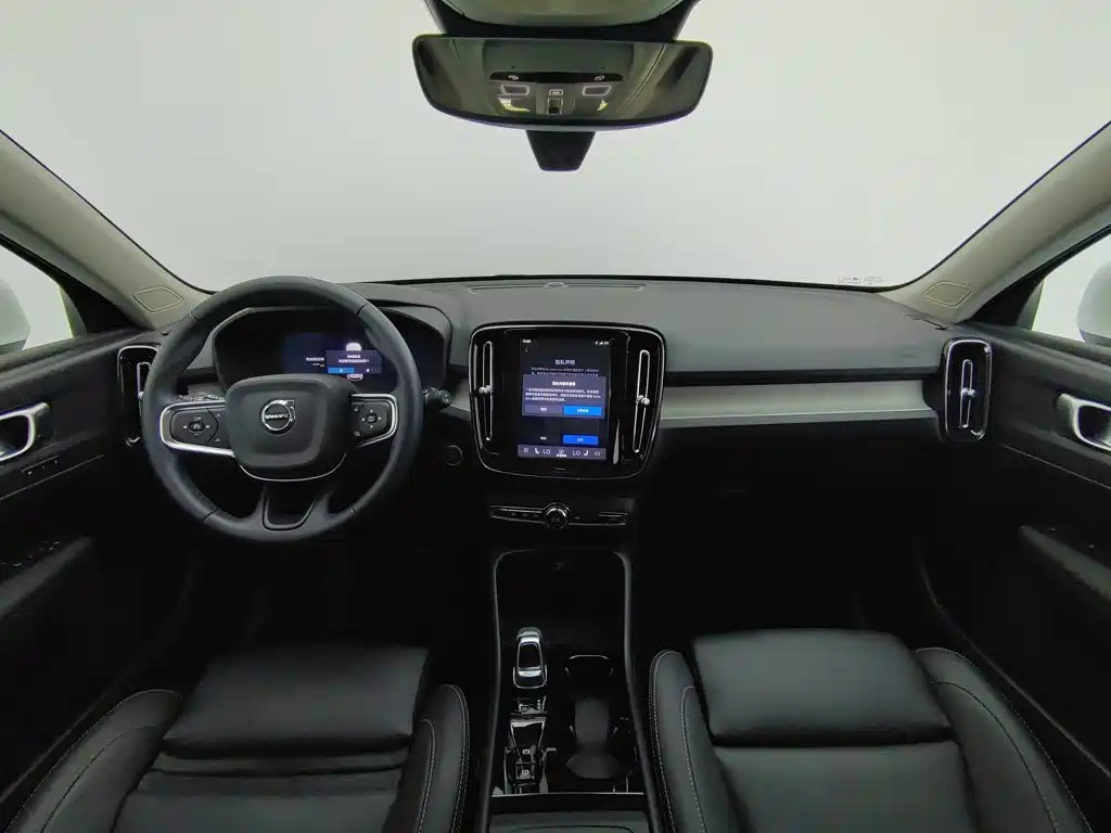 Volvo XC40 — миниатюра 5
