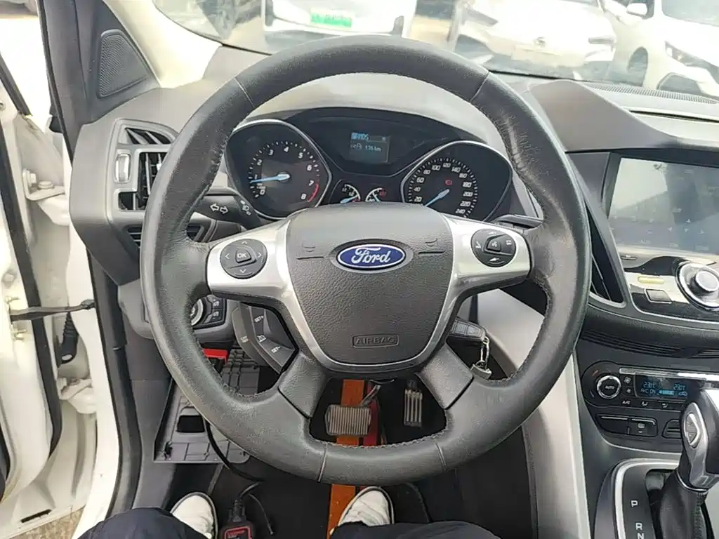 Ford Kuga — миниатюра 11