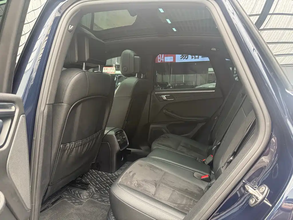 Porsche Macan — миниатюра 15