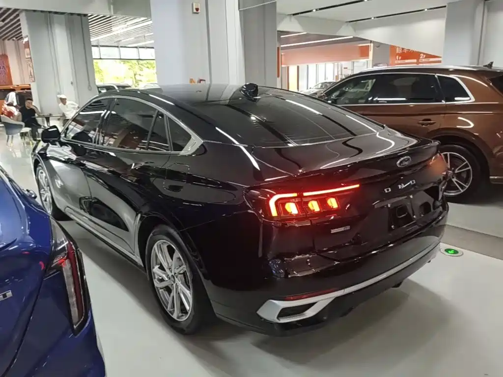 Ford Mondeo — миниатюра 5