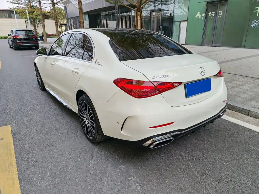 Mercedes-Benz C-Class — миниатюра 8