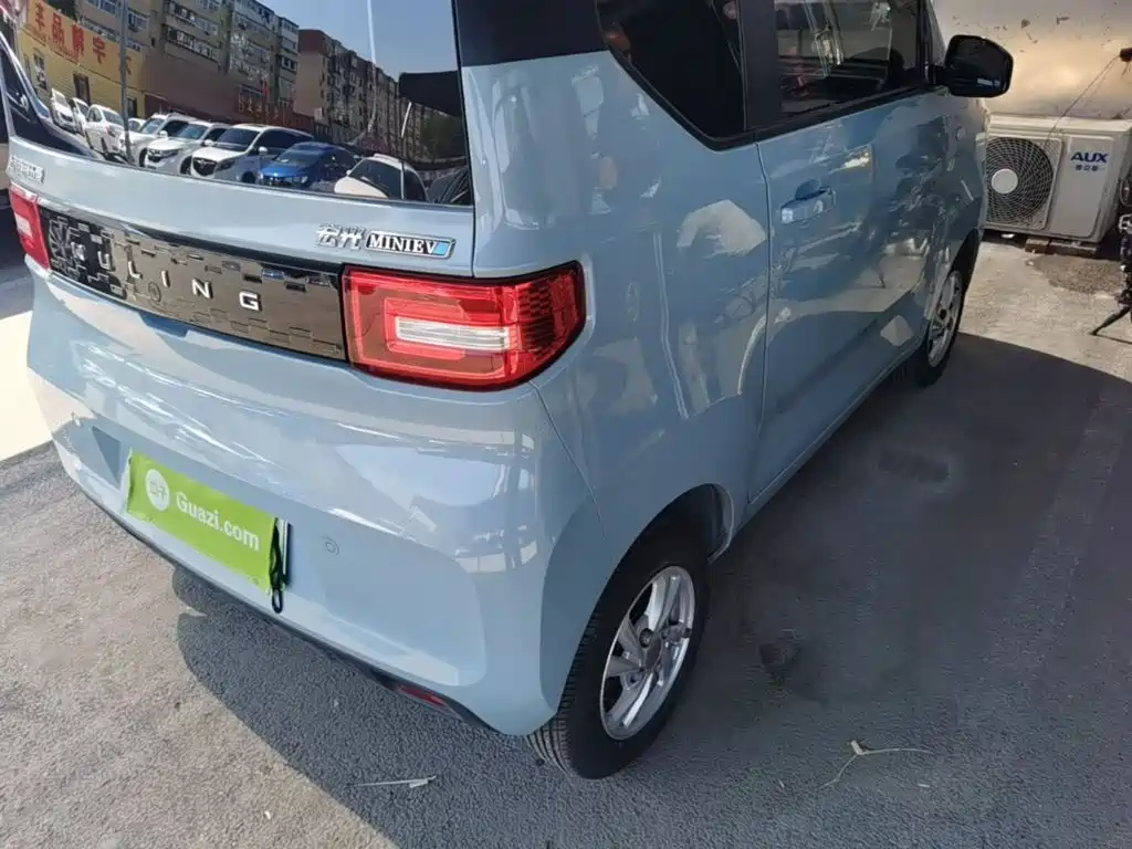 Wuling MINIEV — миниатюра 8