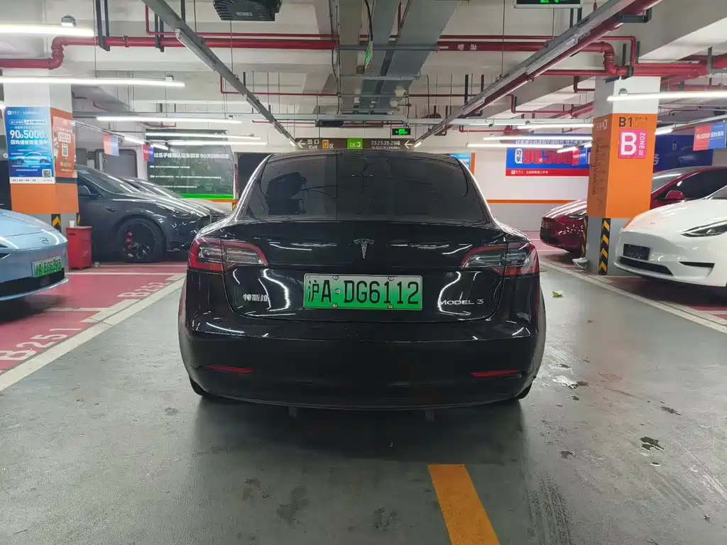 TESLA MODEL 3