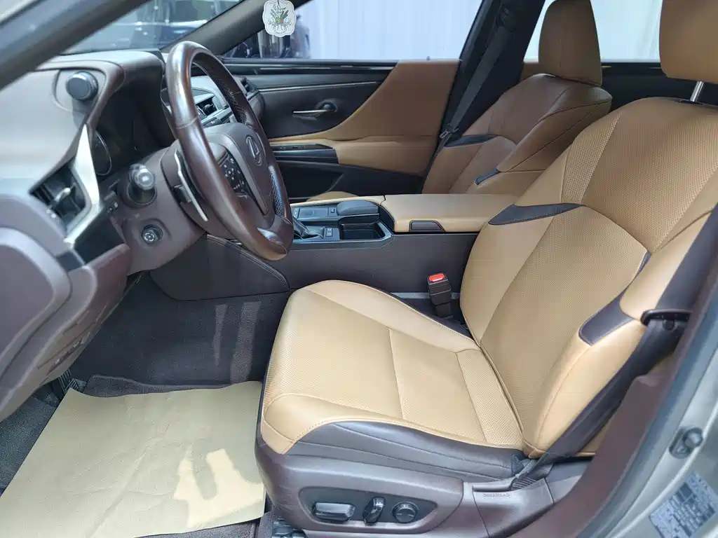 Lexus ES — миниатюра 5