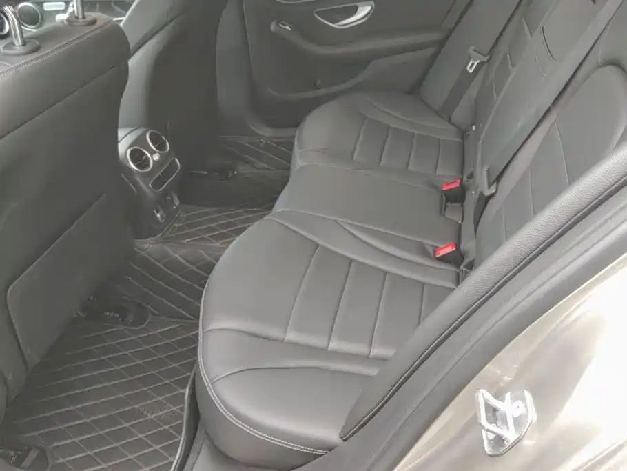 Mercedes-Benz C-Class — миниатюра 11