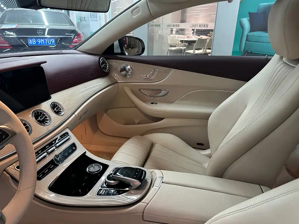 Mercedes-Benz E-Class (Import) — миниатюра 8
