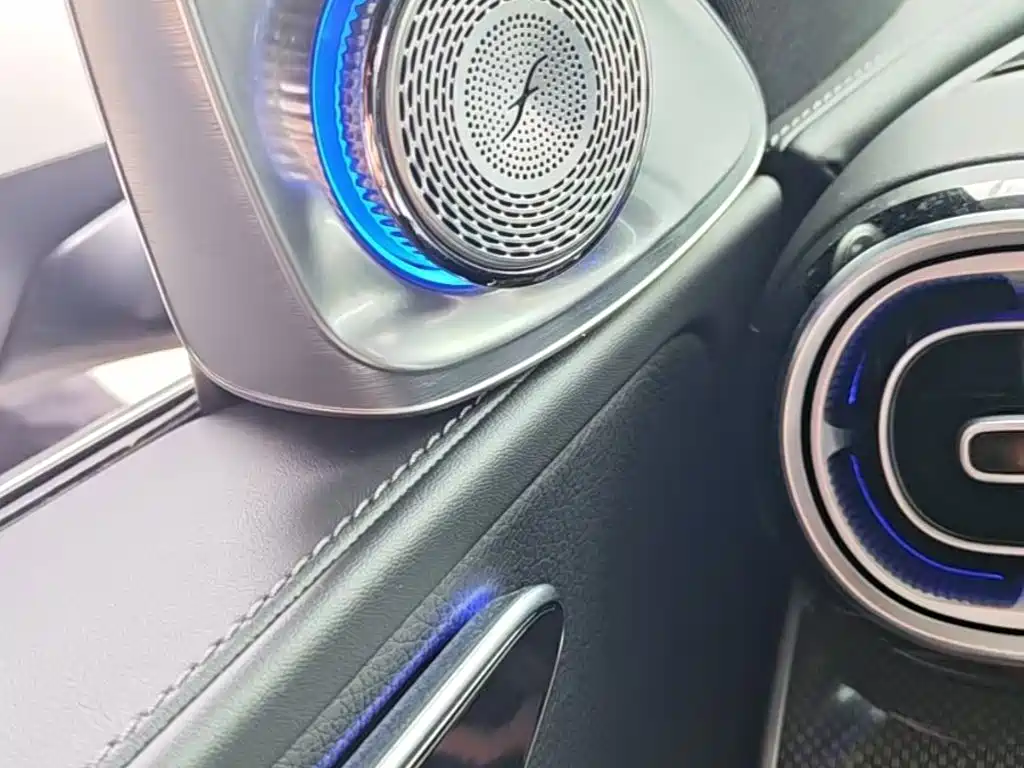 Mercedes-Benz C-Class — миниатюра 7