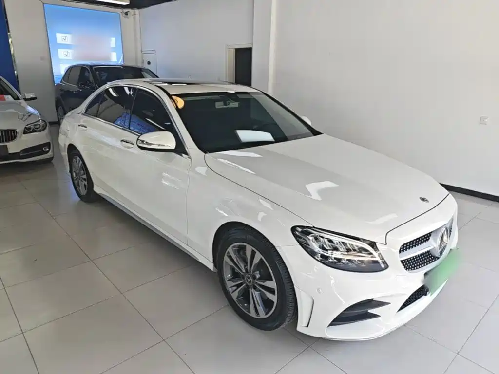 Mercedes-Benz C-Class — миниатюра 4