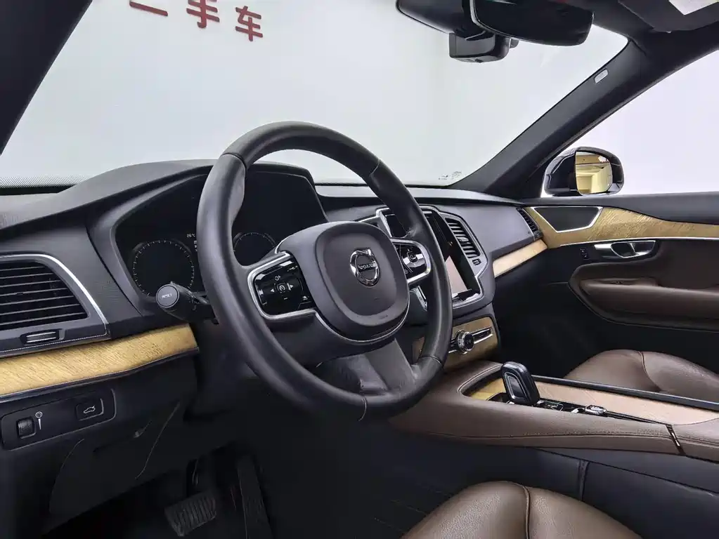 Volvo XC90 — миниатюра 17