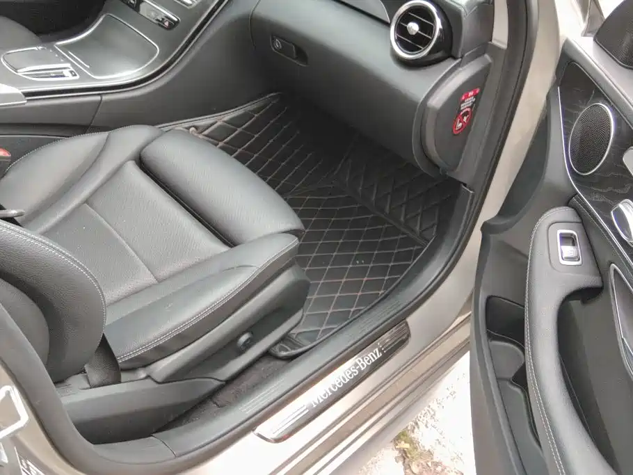 Mercedes-Benz C-Class — миниатюра 8