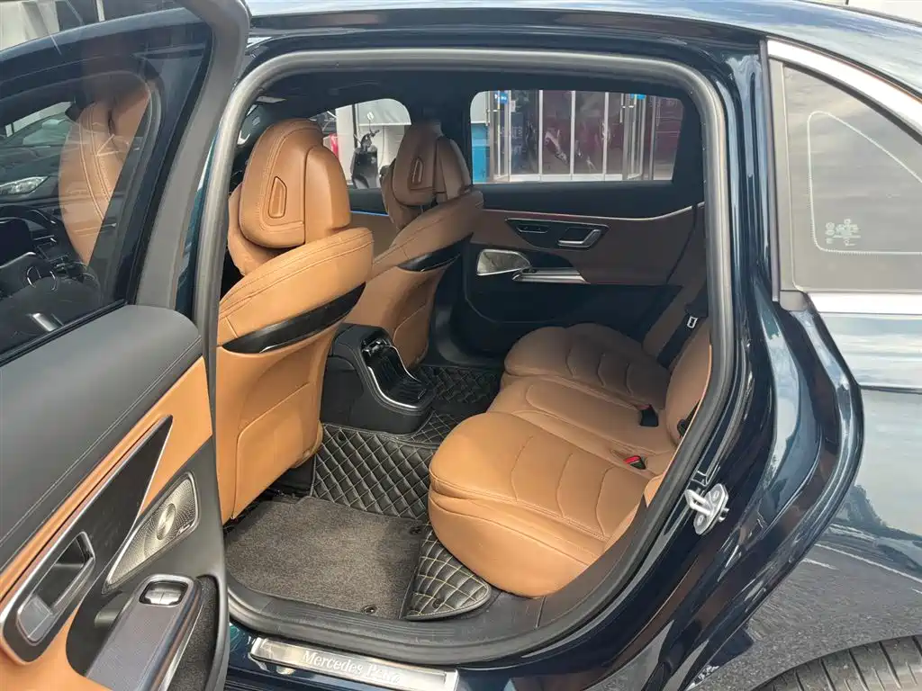 Mercedes-Benz E-Class — миниатюра 15