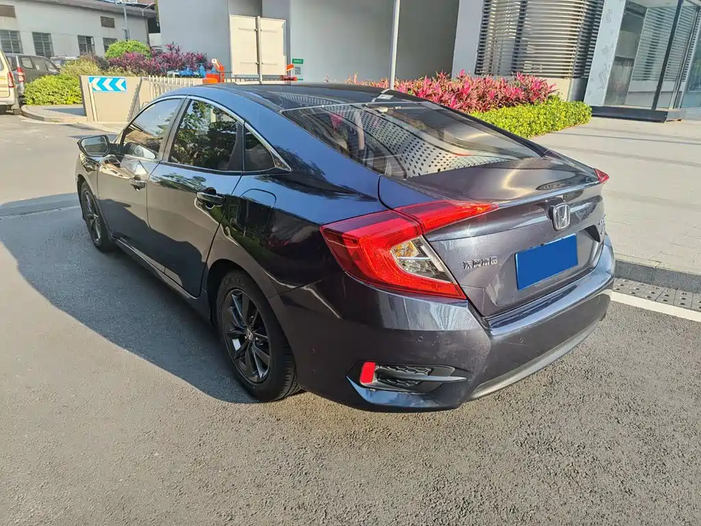 Honda Civic — миниатюра 7