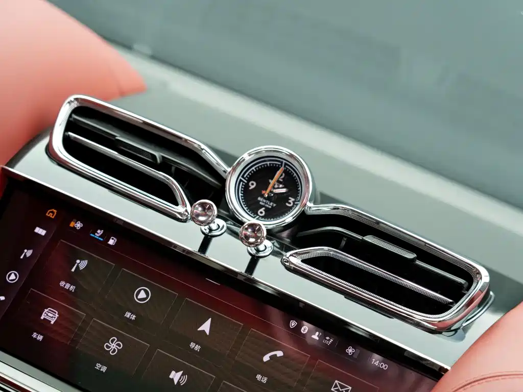 Bentley Bentayga — миниатюра 20
