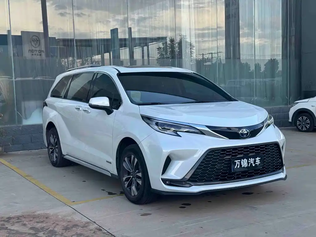 Toyota Granvia — миниатюра 2