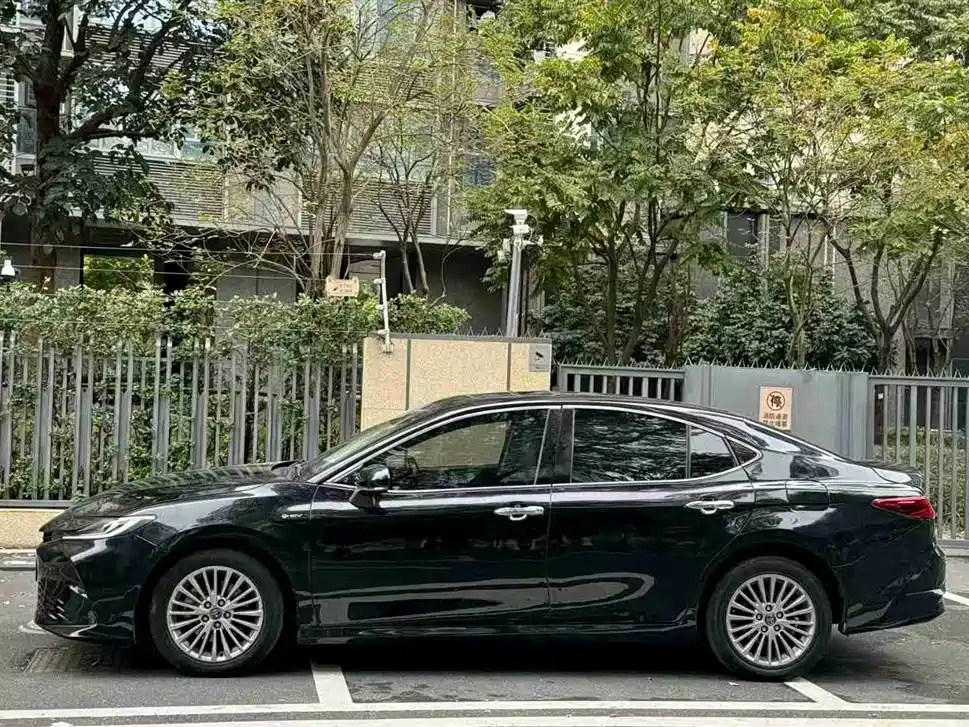 TOYOTA CAMRY