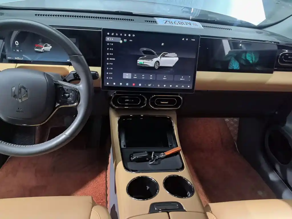 Leapmotor Leapmotor C01 — миниатюра 9