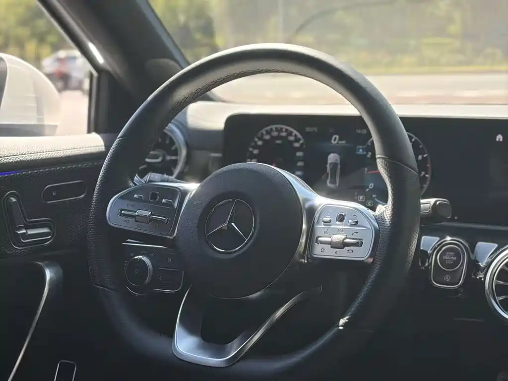 Mercedes-Benz A-Class — миниатюра 9
