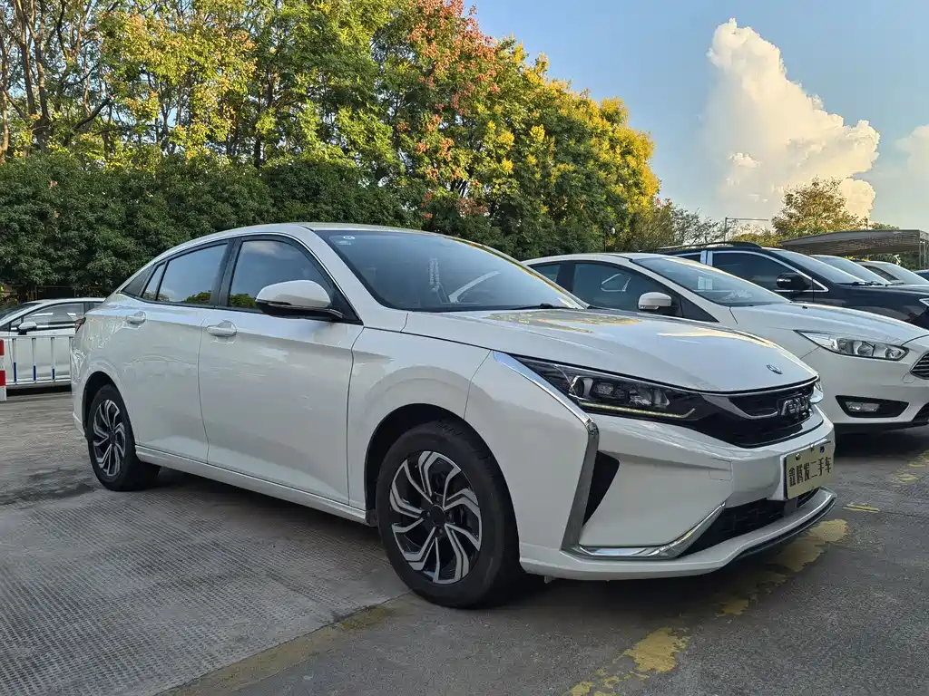 DONGFENG YI HYUN