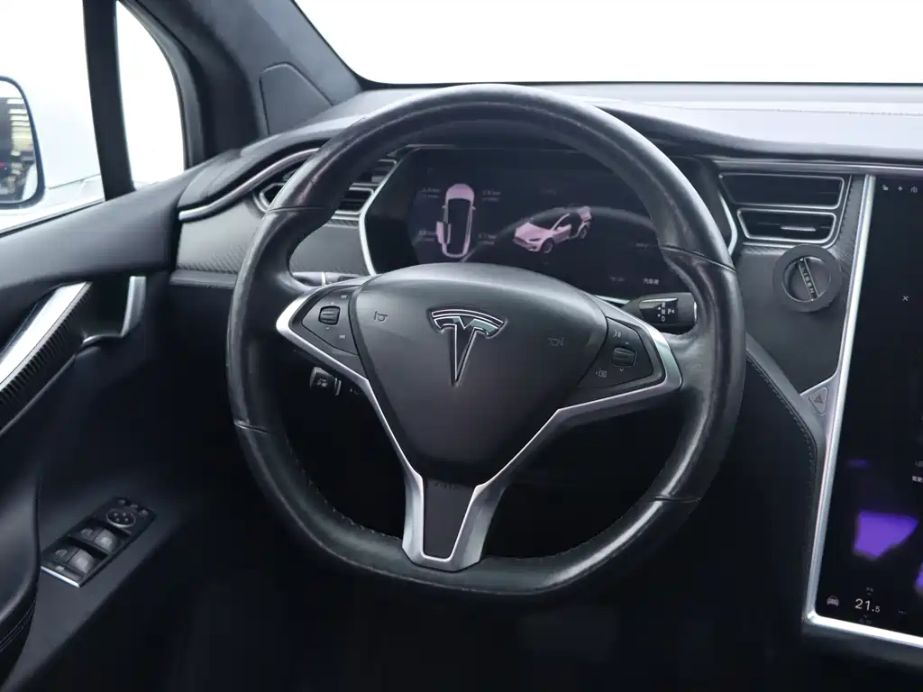 Tesla Model X — миниатюра 16