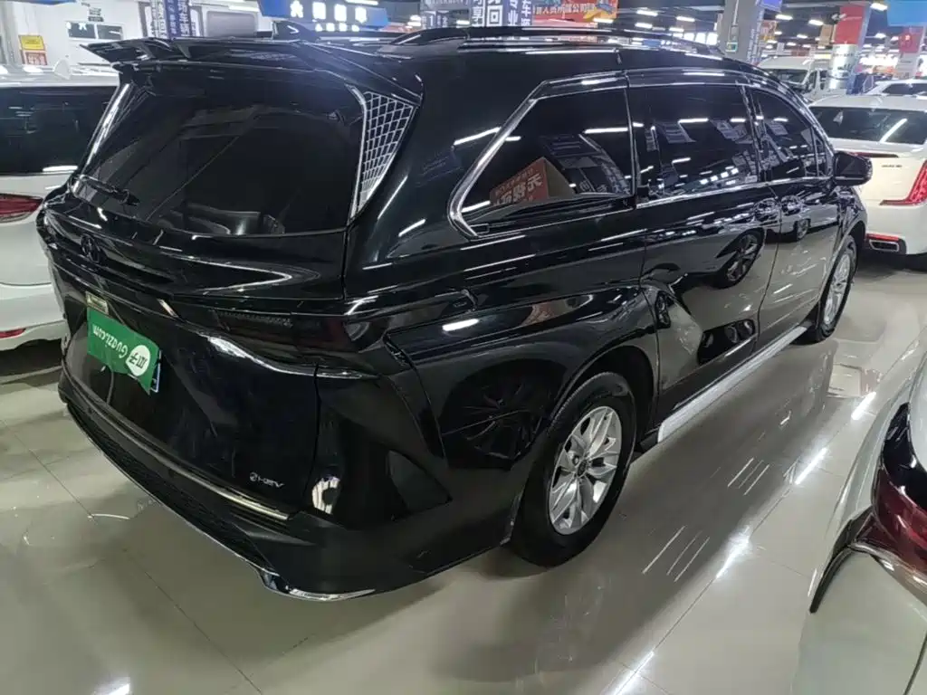 Toyota Granvia — миниатюра 7