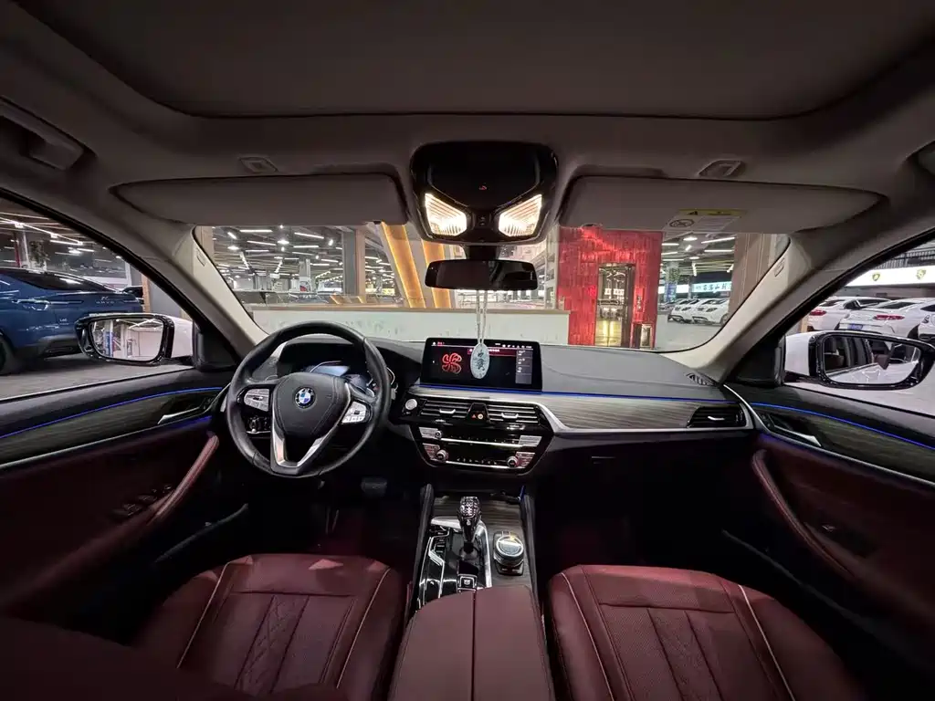 BMW 5 Series — миниатюра 6