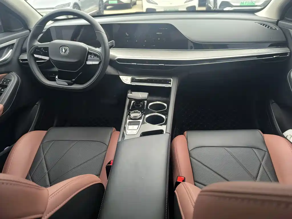 Changan Eado — миниатюра 5