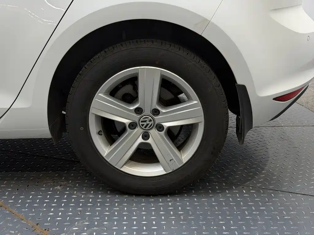 Volkswagen Golf — миниатюра 16