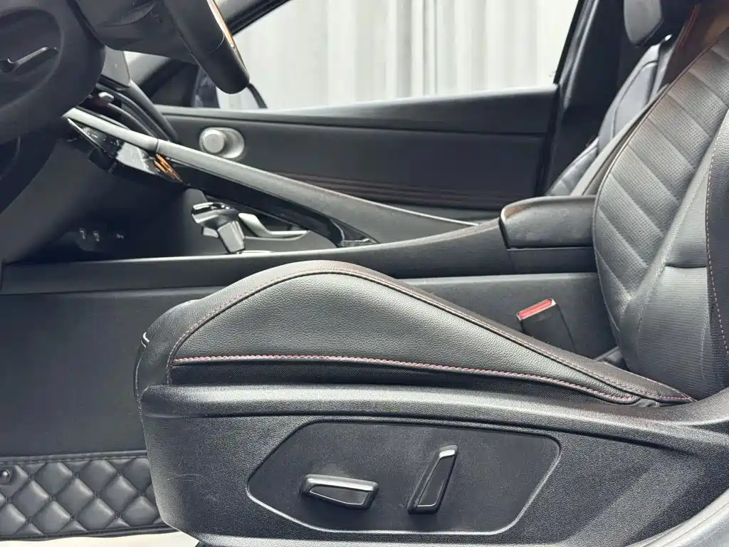 Hyundai Elantra — миниатюра 4