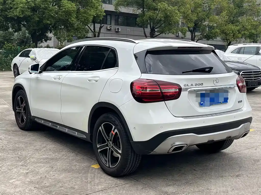 Mercedes-Benz GLA — миниатюра 9