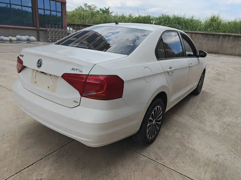 Volkswagen Jetta — миниатюра 7