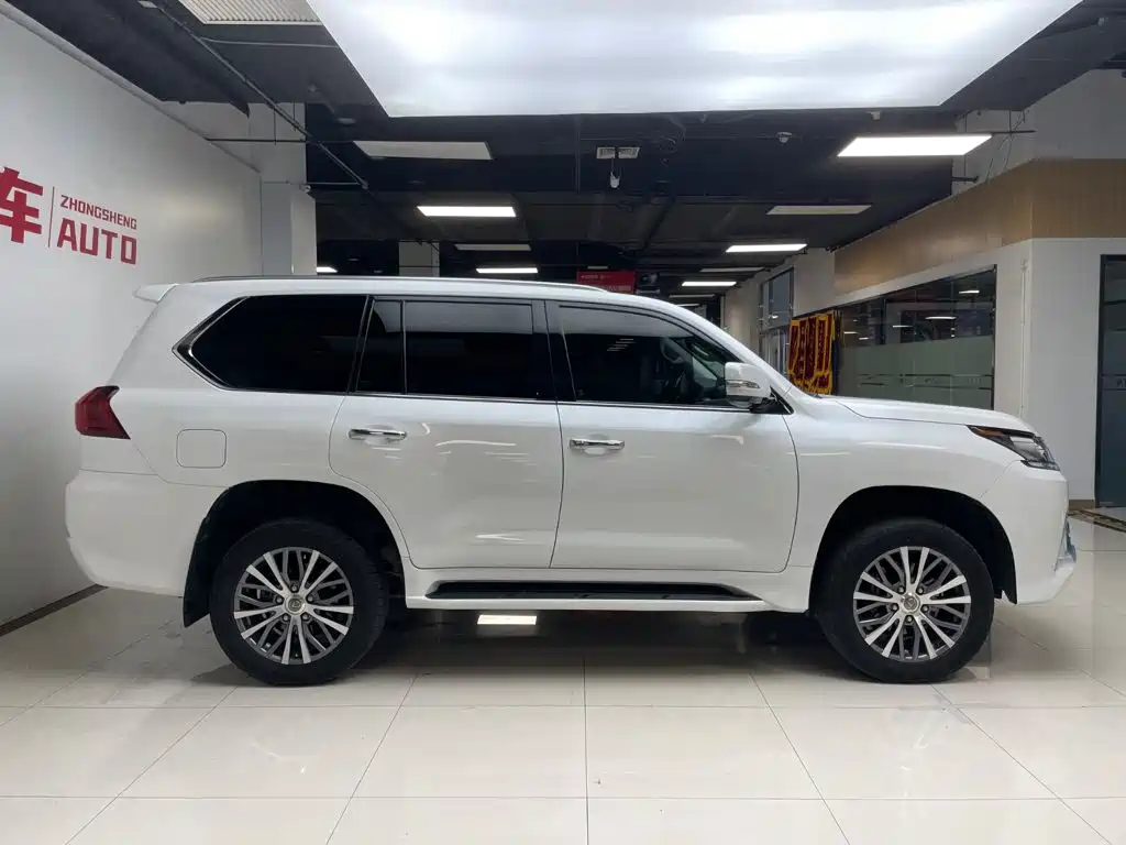 Lexus LX — миниатюра 3