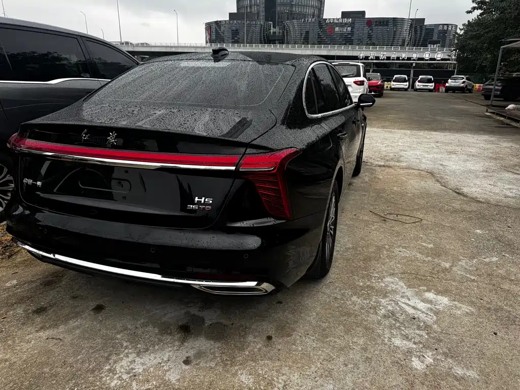 Hongqi Hongqi H5 — миниатюра 11