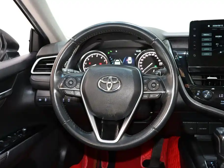Toyota Camry — миниатюра 13