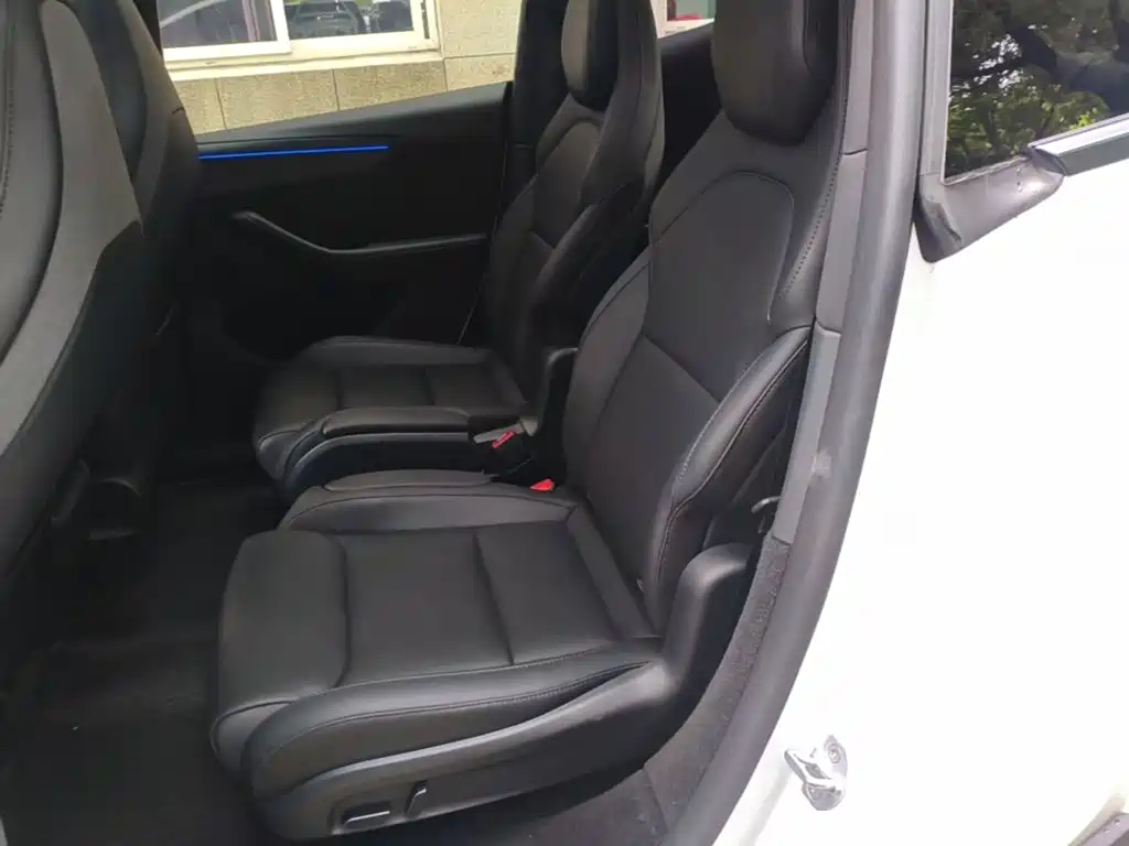 Tesla Model Y L — миниатюра 13