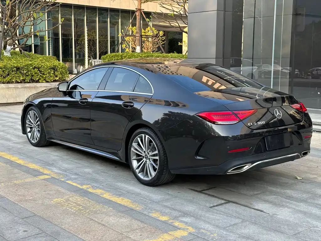 MERCEDES-BENZ CLS