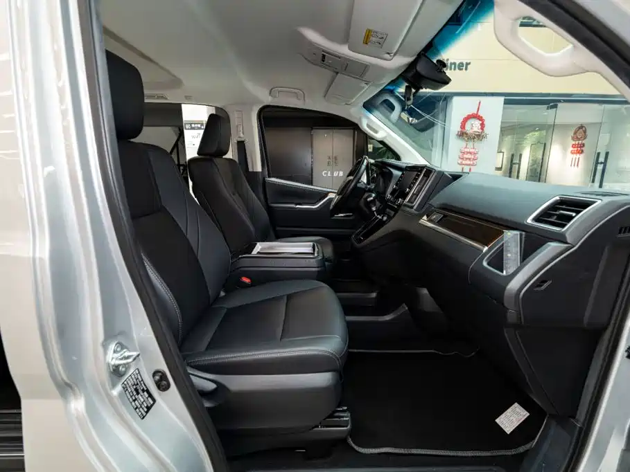 Toyota Granvia(海外) — миниатюра 8