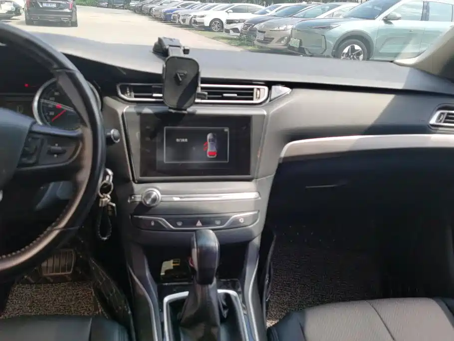 Peugeot 408 — миниатюра 13