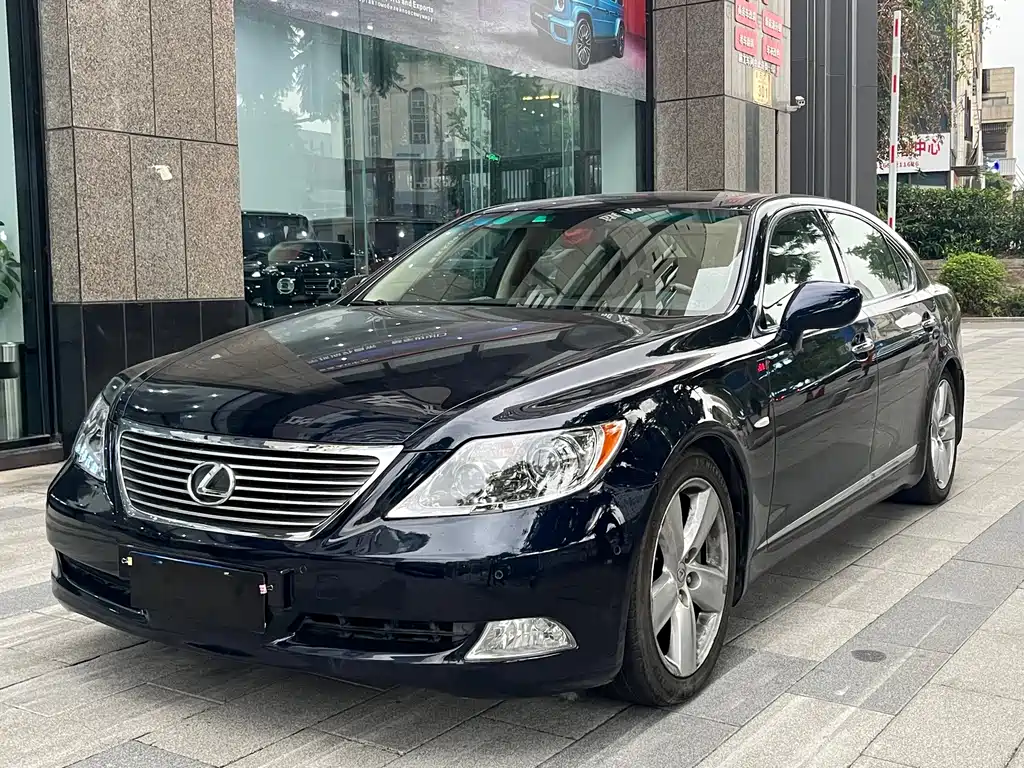 Lexus LS