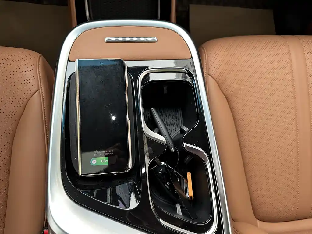 SAIC MAXUS EVERYONE 9