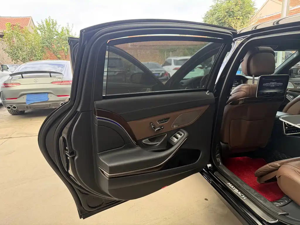 Mercedes-Benz S-Class — миниатюра 13