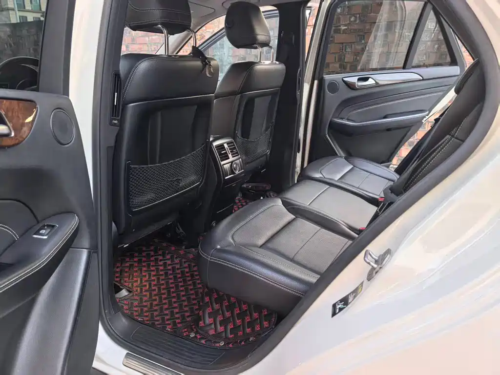 Mercedes-Benz M-Class — миниатюра 8