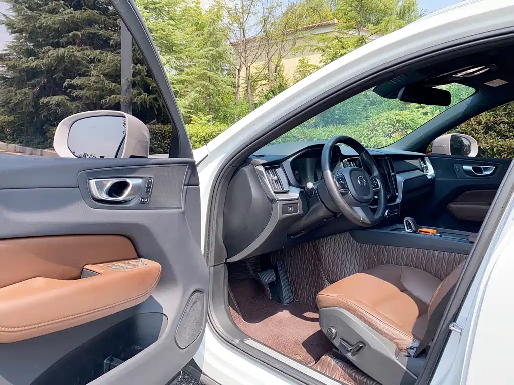 Volvo XC60 — миниатюра 10