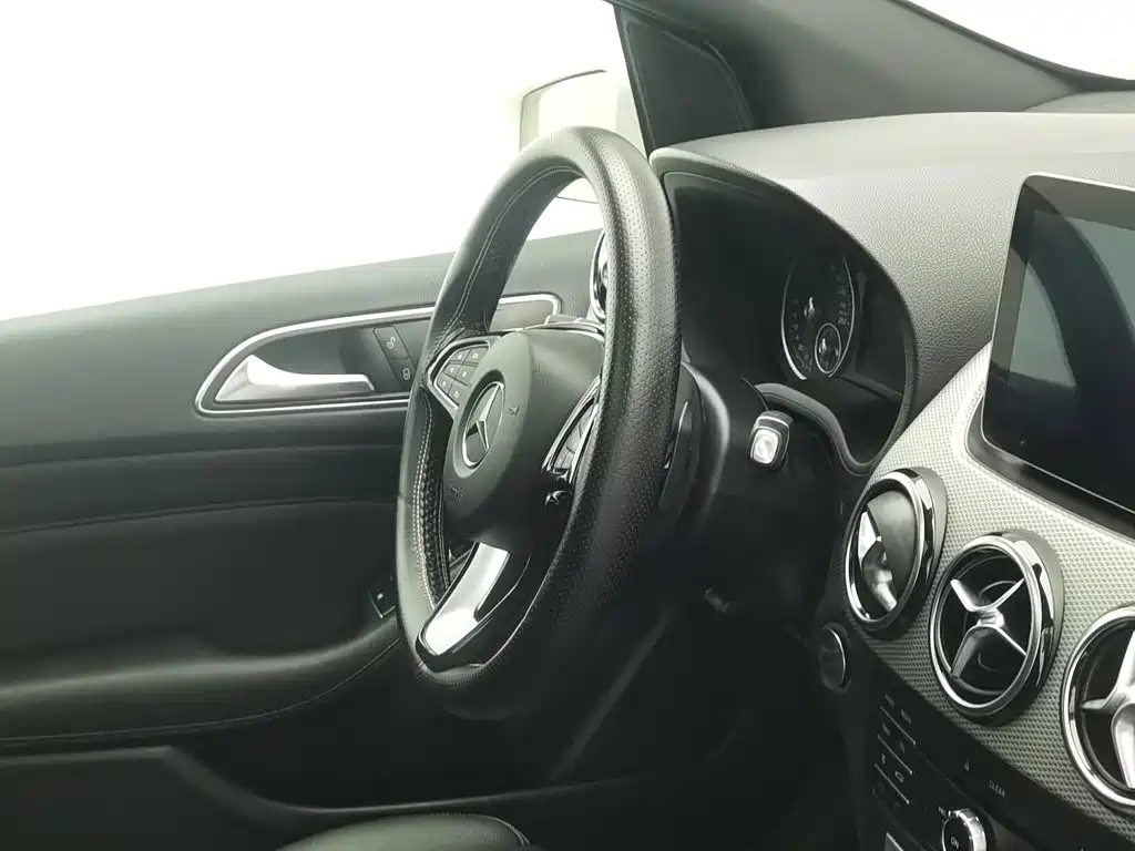Mercedes-Benz B-Class — миниатюра 22