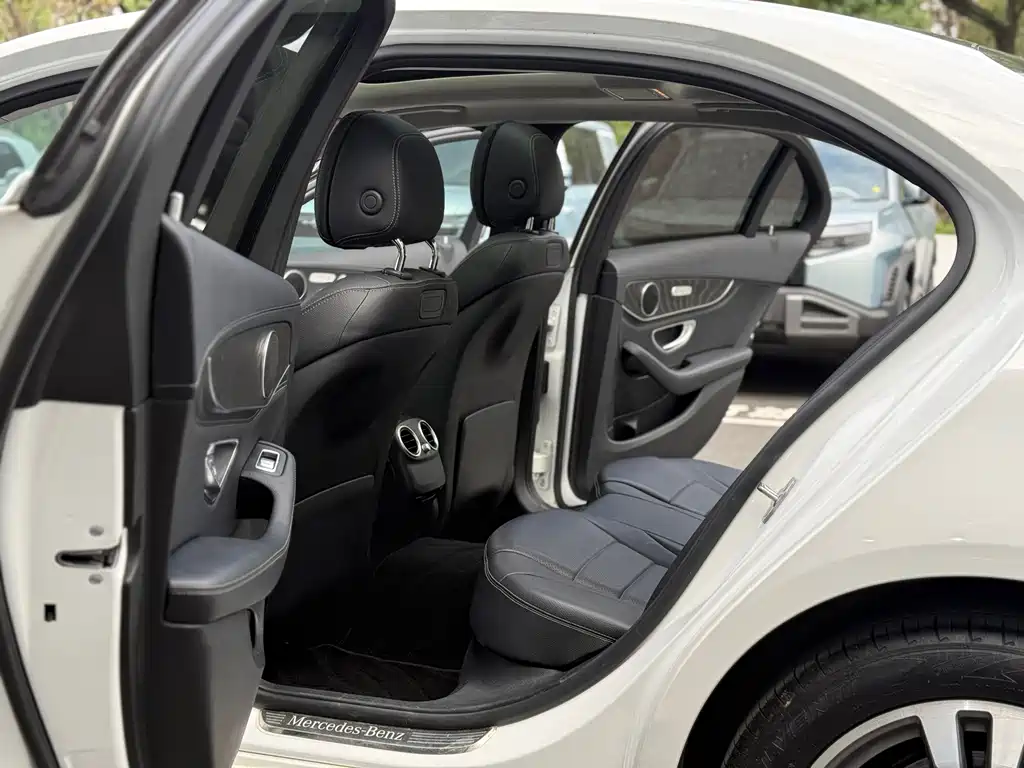 Mercedes-Benz C-Class — миниатюра 9