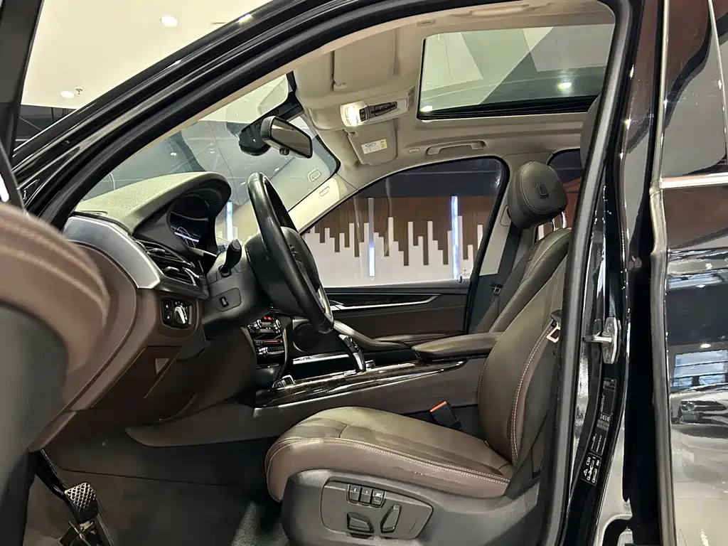 BMW X5 (Import) — миниатюра 9