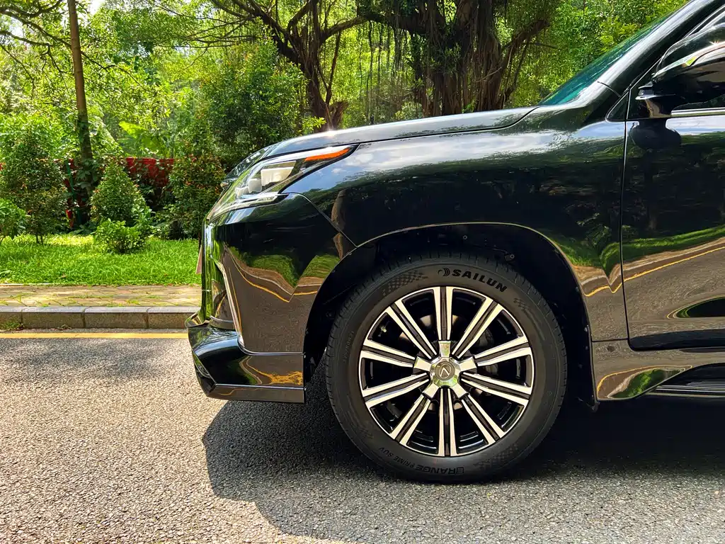 Lexus LX — миниатюра 16