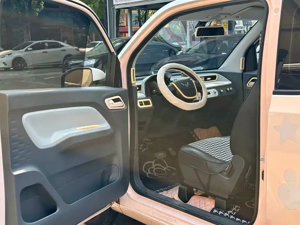 Wuling MINIEV — миниатюра 5