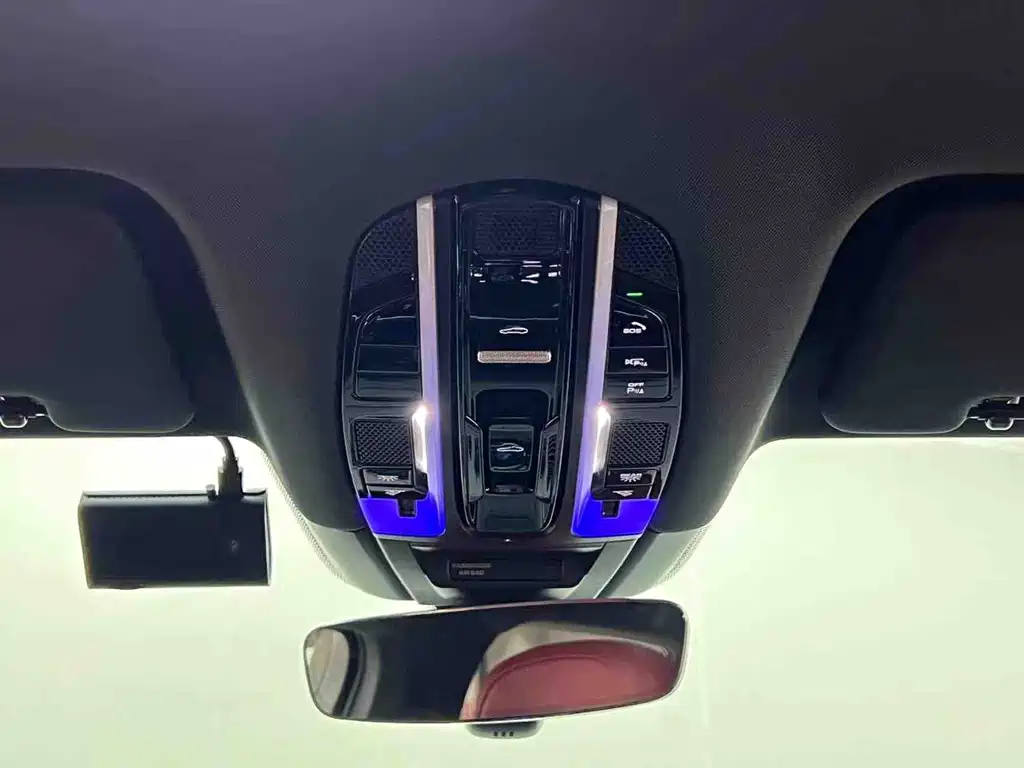 Porsche Cayenne — миниатюра 20